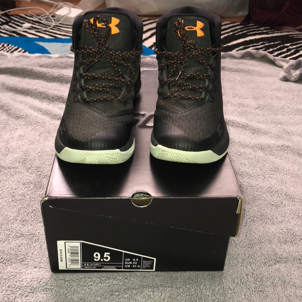 Curry 3s MENS